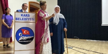 Aşıklar Şenliğinde 70 yıllık özlemini giderdi