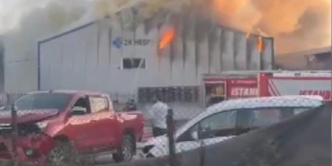 Ataşehir'de iş yerinin deposunda yangın-1 37 Ataşehirde iş yerinin deposunda yangın-1