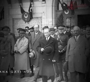 Atatürkün restore edilmiş arşivlik görüntüleri izleyicilere sunuldu