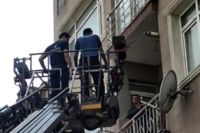 Avcılarda balkonda mahsur kaldı şüphe üzerine polis eşliğinde kurtarıldı