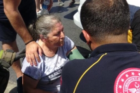 Avcılarda kazada yaralanan kızını gören anne bayıldı