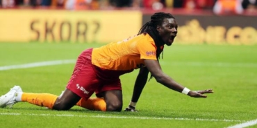 Bafetimbi Gomis Kawasaki Frontaleye transfer oldu