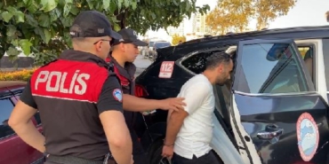 Bağcılarda'da yapılan denetimde 4 kişi gözaltına alındı 6 Bağcılardada yapılan denetimde 4 kişi gözaltına alındı