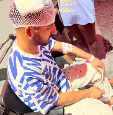 Bahçelievlerde alev alınca balkondan atılan tüp sürücünün kafasına düştü