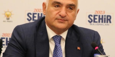 Bakan Ersoy: Tarihi dokuya zarar veren 500'ün üzerinde kaçak yapı yıkıldı 21 Bakan Ersoy Tarihi dokuya zarar veren 500ün üzerinde kaçak yapı yıkıldı