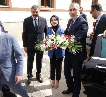 Bakan Işıkhan Emeğin alın terinin hakkını gözettik