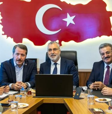 Bakan Işıkhan, 'Toplu Sözleşme' görüşmelerine katıldı 8 Bakan Işıkhan Toplu Sözleşme görüşmelerine katıldı