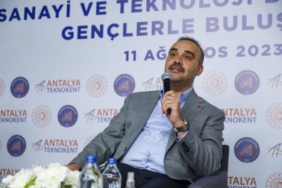 Bakan Kacır: Türkiye'nin Ar- Ge insan kaynağı 30 binden 200 bine çıktı 20 Bakan Kacır Türkiyenin Ar- Ge insan kaynağı 30 binden 200 bine çıktı