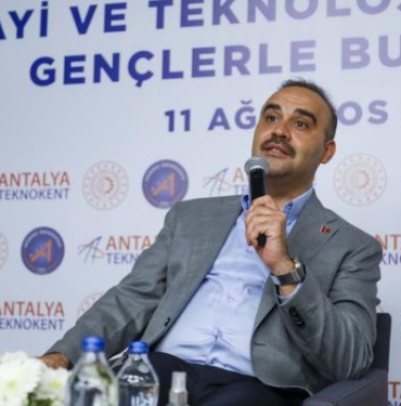 Bakan Kacır Türkiyenin Ar- Ge insan kaynağı 30 binden 200 bine çıktı