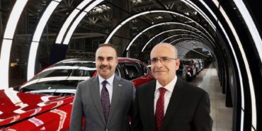 Bakan Kacır: Yollardaki Togg sayısı 2 bini aştı 38 Bakan Kacır Yollardaki Togg sayısı 2 bini aştı