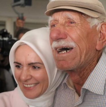 Bakan Özdemir’i gören akrabası; Heyecanlandım, helal olsun valla 7 Bakan Özdemiri gören akrabası Heyecanlandım helal olsun valla