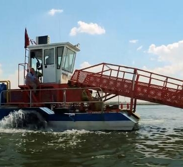 Bakan Özhaseki Mogan Gölünden 3 milyon 500 bin metreküp çamur çıkarıldı