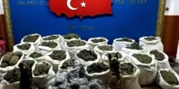 Bakan Yerlikaya: Bingöl'de en yüksek miktardaki uyuşturucu ele geçirildi 13 Bakan Yerlikaya Bingölde en yüksek miktardaki uyuşturucu ele geçirildi