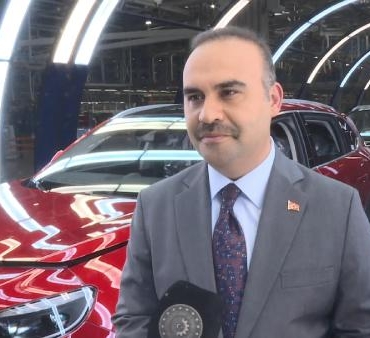 Bakanlar Kacır ve Şimşek Togg fabrikasını ziyaret etti