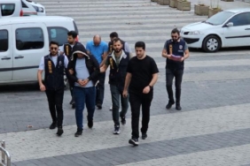 Banka hesabını ele geçirdikleri kişiyi 100 bin TL dolandırdılar