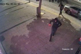 Başakşehirde kuyumcudan 1 milyon liralık altın çalan şüpheliler kamerada