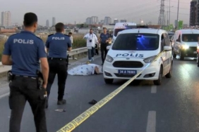 Başakşehirde motosiklet sürücüsü bariyerle beton mikseri arasında sıkışarak hayatını kaybetti