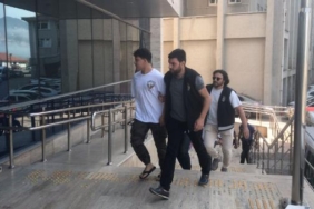 Başkasına ait aracı satarken yakalandılar