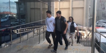 Başkasına ait aracı satarken yakalandılar 15 Başkasına ait aracı satarken yakalandılar