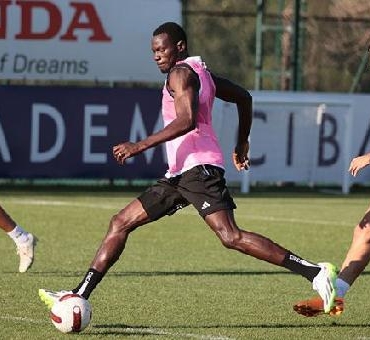 Beşiktaş kondisyon ve taktik çalıştı