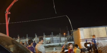 Beton pompasının hortumunun çarptığı işçi, birinci kattan düştü 19 Beton pompasının hortumunun çarptığı işçi birinci kattan düştü