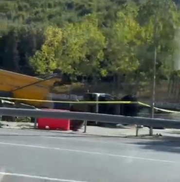 Beykozda hafriyat kamyonu ile otomobil çarpıştı