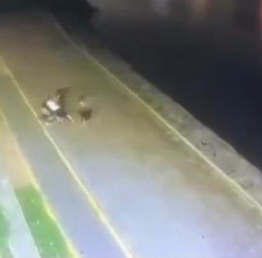 Beyoğlu'nda havaya ateş eden magandaya polisler müdahale etti 10 Beyoğlunda havaya ateş eden magandaya polisler müdahale etti