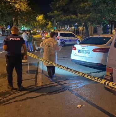Beyoğlu'nda silahlı saldırı: 1 ölü 1 yaralı 8 Beyoğlunda silahlı saldırı 1 ölü 1 yaralı