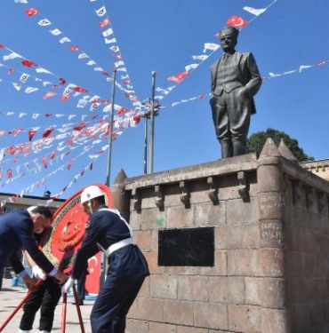 Bitlisin düşman işgalinden kurtuluşunun 107nci yıl dönümü kutlandı