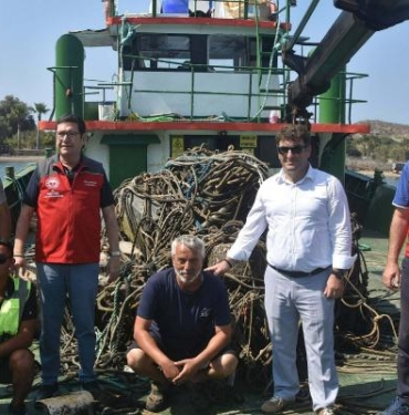 Bodrumda denizin dibinde tonoz ve çapa temizliği