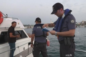 Boğazda tur ve eğlence teknelerine 'Huzur İstanbul' denetimi 11 Boğazda tur ve eğlence teknelerine Huzur İstanbul denetimi