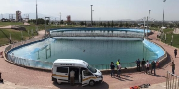 Boğulma tehlikesi geçiren 2 kardeşten 1'i Ankara'ya sevk edildi 11 Boğulma tehlikesi geçiren 2 kardeşten 1i Ankaraya sevk edildi