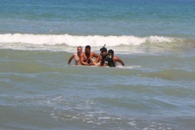 Boğulma tehlikesi geçiren 2 kız kardeş ile kuzenleri hastanede tedaviye alındı (2)- Yeniden 35 Boğulma tehlikesi geçiren 2 kız kardeş ile kuzenleri hastanede tedaviye alındı 2- Yeniden