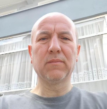 Boğulma tehlikesi geçiren kadını kurtarırken boğuldu