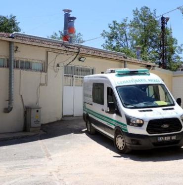 Boş arazide köpeklerin parçaladığı bebek cesedi bulundu 4 Boş arazide köpeklerin parçaladığı bebek cesedi bulundu