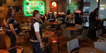 Bursa'da 200 polisle 'huzur ve güven' uygulaması yapıldı 23 Bursada 200 polisle huzur ve güven uygulaması yapıldı