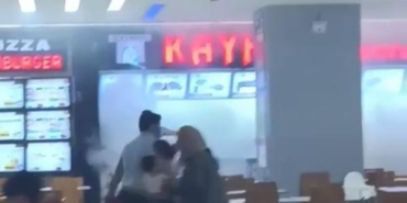 Bursa'da AVM'de yangın, vatandaşlar tahliye edildi; o anlar kamerada 36 Bursada AVMde yangın vatandaşlar tahliye edildi o anlar kamerada