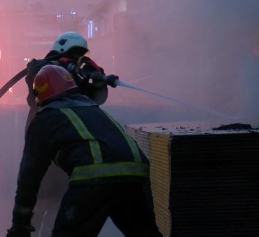 Bursa'da fabrika yangını 8 Bursada fabrika yangını