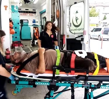 Bursada kamyonla çarpışan midibüsün şoförü yaralandı