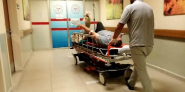 Bursa'da temizlediği silahının ateş almasıyla, ayağından vuruldu 6 Bursada temizlediği silahının ateş almasıyla ayağından vuruldu