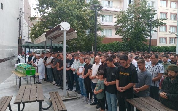 Bursa’daki kazada ölen 3 genç, eğlenmeye gidiyormuş (2) 1 Bursadaki kazada ölen 3 genç eğlenmeye gidiyormuş 2