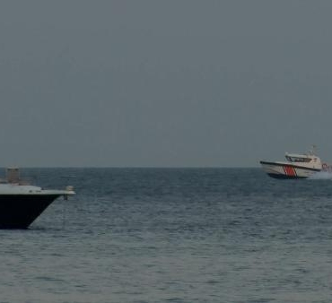 Büyükçekmece’de denize açılan çift kayboldu: Baba kurtarıldı, anne aranıyor 3 Büyükçekmecede denize açılan çift kayboldu Baba kurtarıldı anne aranıyor