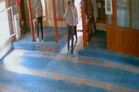 Camiden hırsızlık kamerada