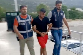 Camilerden hırsızlık şüphelisi cezaevi firarisi plajda çadır tatili yapmış