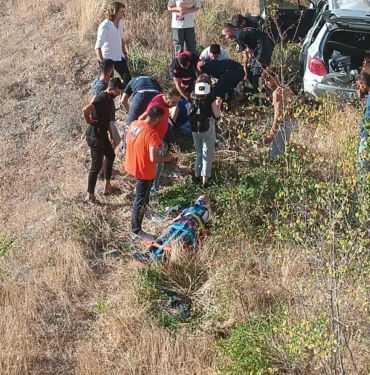 Çankırıda otomobil 5 metre yükseklikten şarampole düştü 7 yaralı