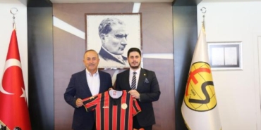 Çavuşoğlu, Eskişehirspor’u ziyaret etti 11 Çavuşoğlu Eskişehirsporu ziyaret etti
