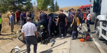 Cenaze dönüşü kaza 1 ölü 3 yaralı