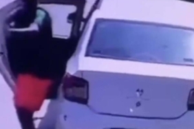 Çeşme'de beach club'a alınmadığı için rastgele ateş açan 2 şüpheli tutuklandı 26 Çeşmede beach cluba alınmadığı için rastgele ateş açan 2 şüpheli tutuklandı