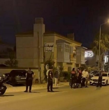 Çeşmede gece kulübünde silahlı kavga kamerada 1 ölü 6 yaralı 2- Yeniden