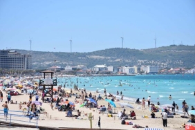 Çeşmede Havlunu al da gel protestolarının hedefi beach clublara giriş 300 TLden başlıyor